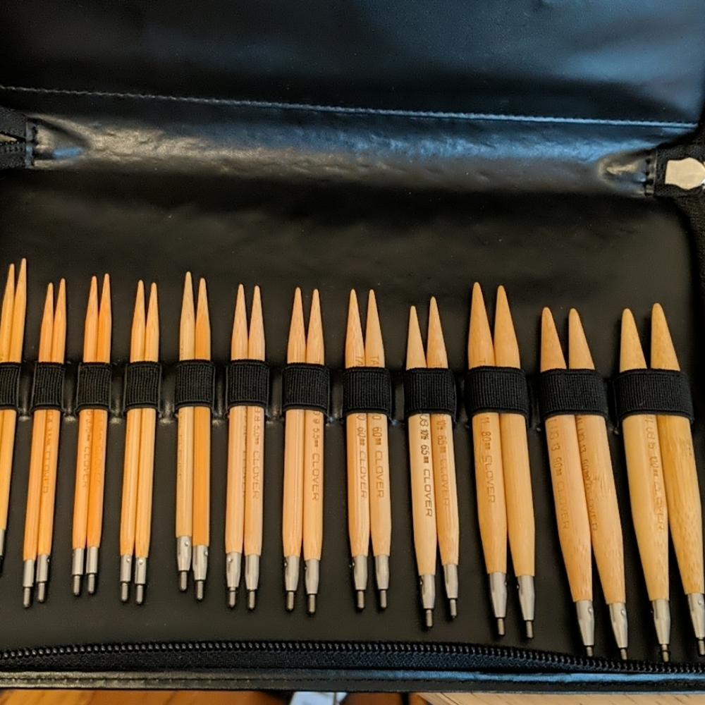 Bamboo interchangeable circular needles set